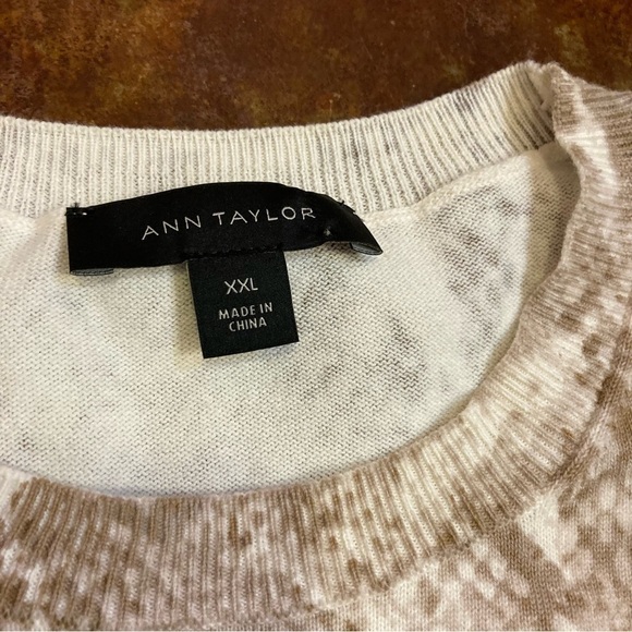 Ladies Ann Taylor Snakeskin Short Sleeve Top - Picture 3 of 3